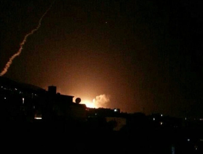 hình ảnh đầu tiên về một vụ nổ lớn tại Syria (Ảnh: Twitter)