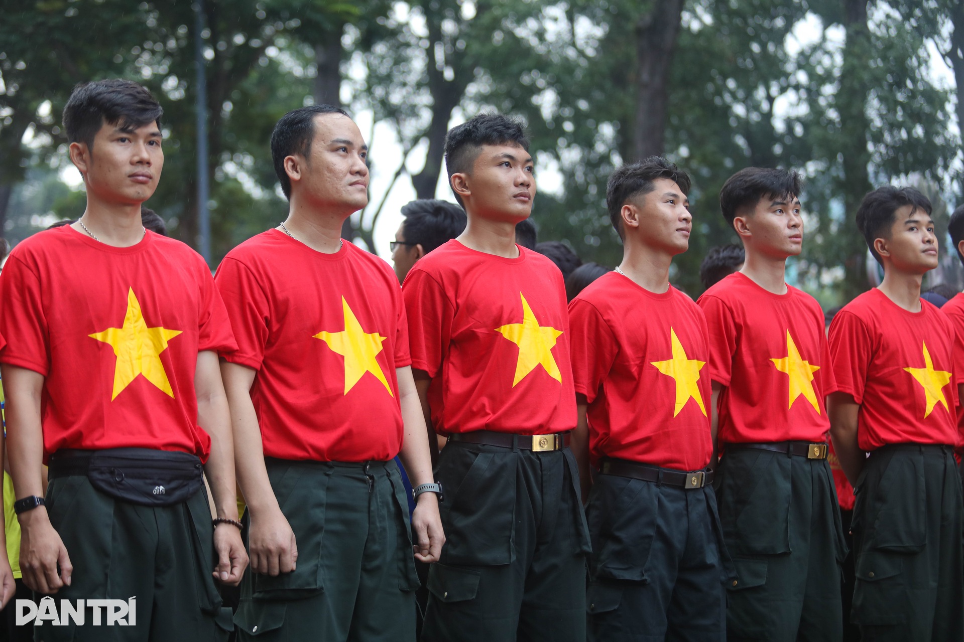 6.000 người đi bộ hưởng ứng chương trình Cùng Việt Nam tiến bước - 4 6.000 người đi bộ hưởng ứng chương trình Cùng Việt Nam tiến bước - 4