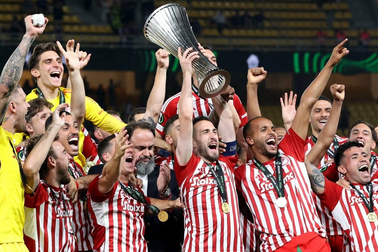 Thắng Fiorentina, Olympiacos vô địch UEFA Conference League