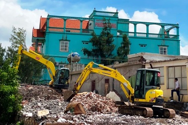 Phá bỏ hàng trăm ki ốt ở bãi biển Quất Lâm để cải tạo thành công viên