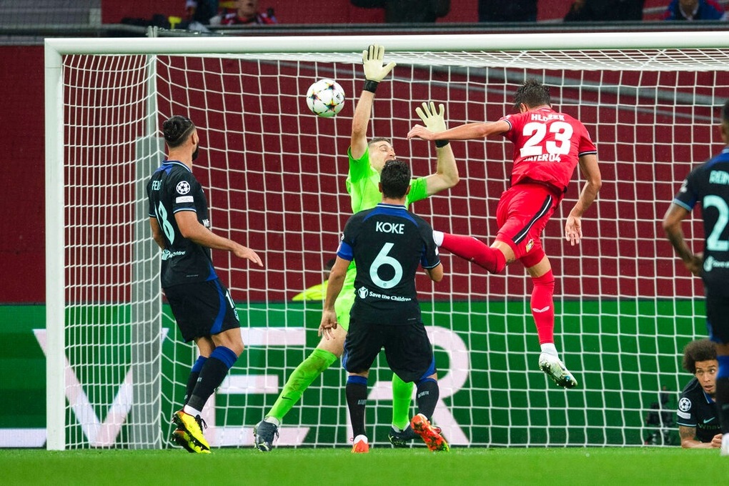 Leverkusen hạ gục Atletico, Club Brugge thắng đậm Porto - 1 Leverkusen hạ gục Atletico, Club Brugge thắng đậm Porto - 1