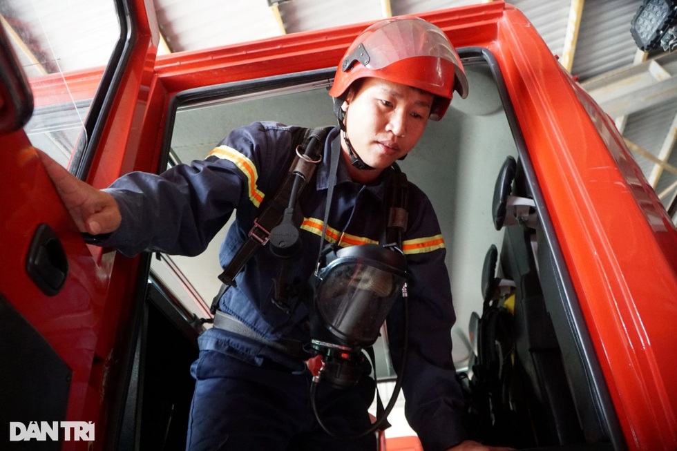 Người nhái gần 100 lần cướp cơm hà bá, giấu nghề với người yêu - 3 Người nhái gần 100 lần cướp cơm hà bá, giấu nghề với người yêu - 3