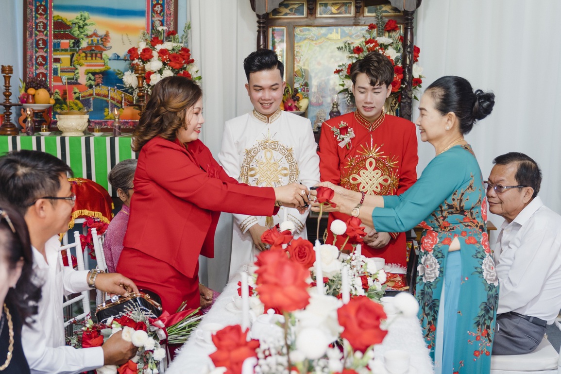 Đám cưới cổ tích của cặp đôi đồng tính nam ở Tây Ninh sau 11 năm quen nhau - 2 Đám cưới cổ tích của cặp đôi đồng tính nam ở Tây Ninh sau 11 năm quen nhau - 2