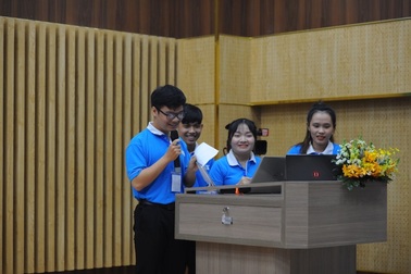 SV FPT dùng AI làm ứng dụng chụp ảnh chữa bệnh cho gia cầm