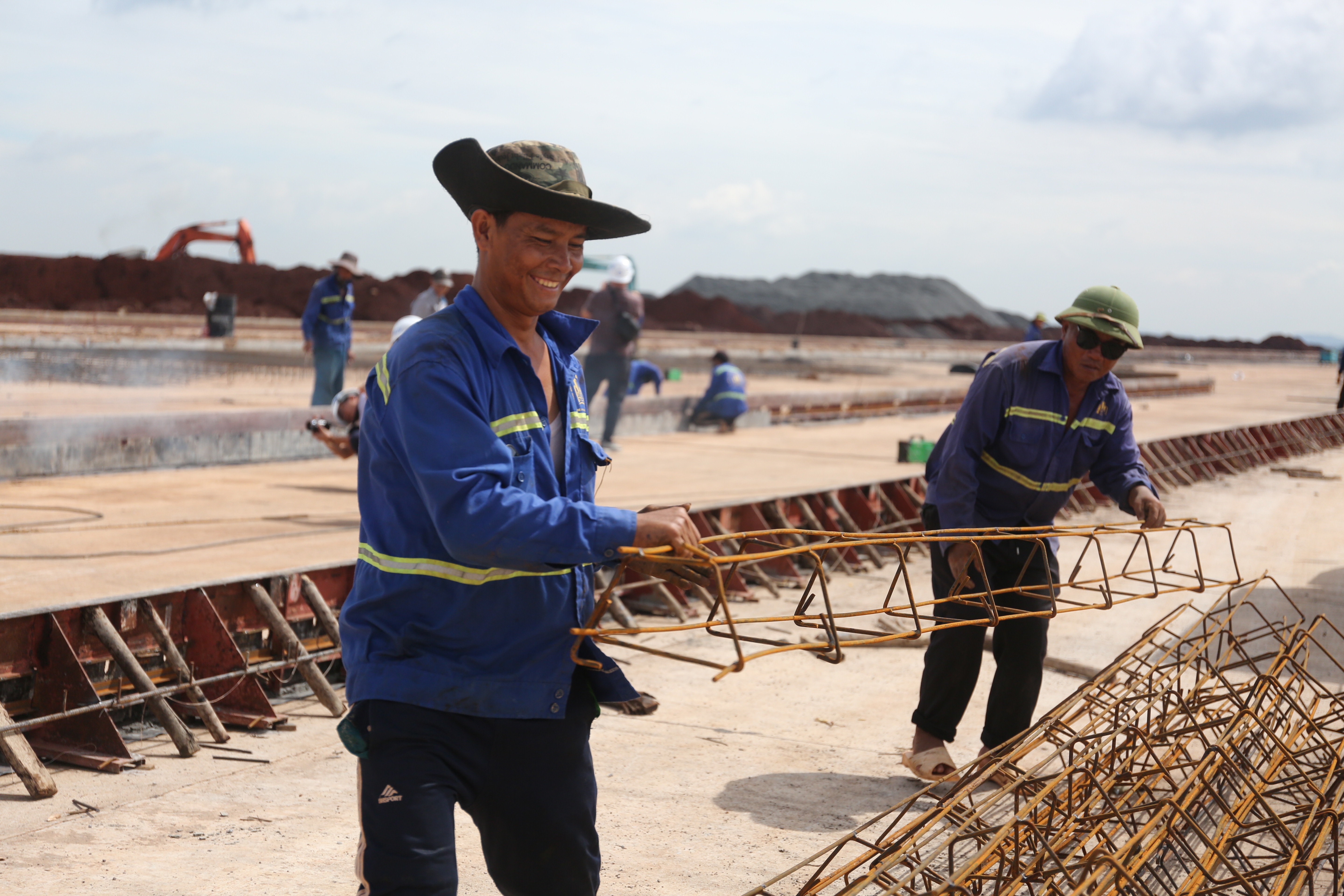 Hơn 8.000 kỹ sư, công nhân thi công sân bay Long Thành dịp lễ 2/9 - 1