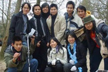 Lưu giữ thời áo trắng bằng clip