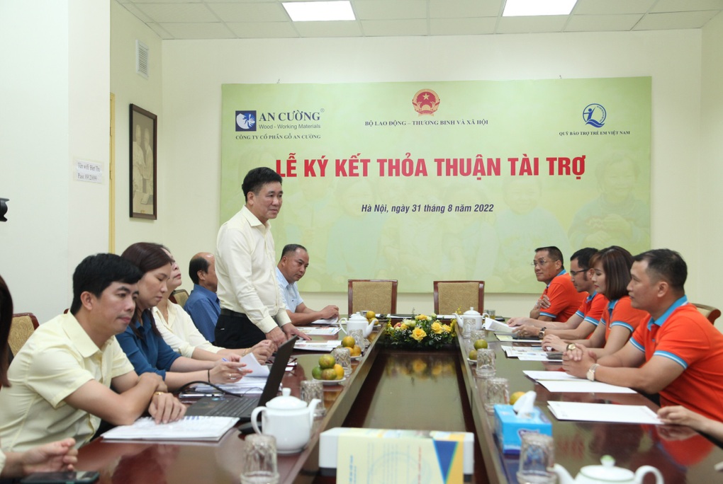Gỗ An Cường trao tặng 2,5 tỷ đồng cho quỹ bảo trợ trẻ em Việt Nam - 1 Gỗ An Cường trao tặng 2,5 tỷ đồng cho quỹ bảo trợ trẻ em Việt Nam - 1