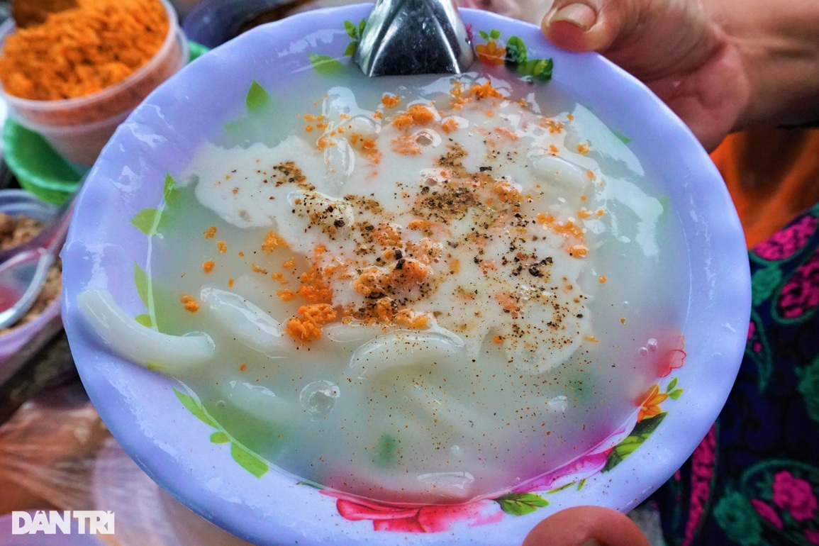 Về An Giang xem thợ gia truyền làm canh, xắt bánh nhanh như chớp - 5 Về An Giang xem thợ gia truyền làm canh, xắt bánh nhanh như chớp - 5
