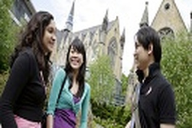 Đại học Leeds, Vương Quốc Anh - Hội thảo và tư vấn