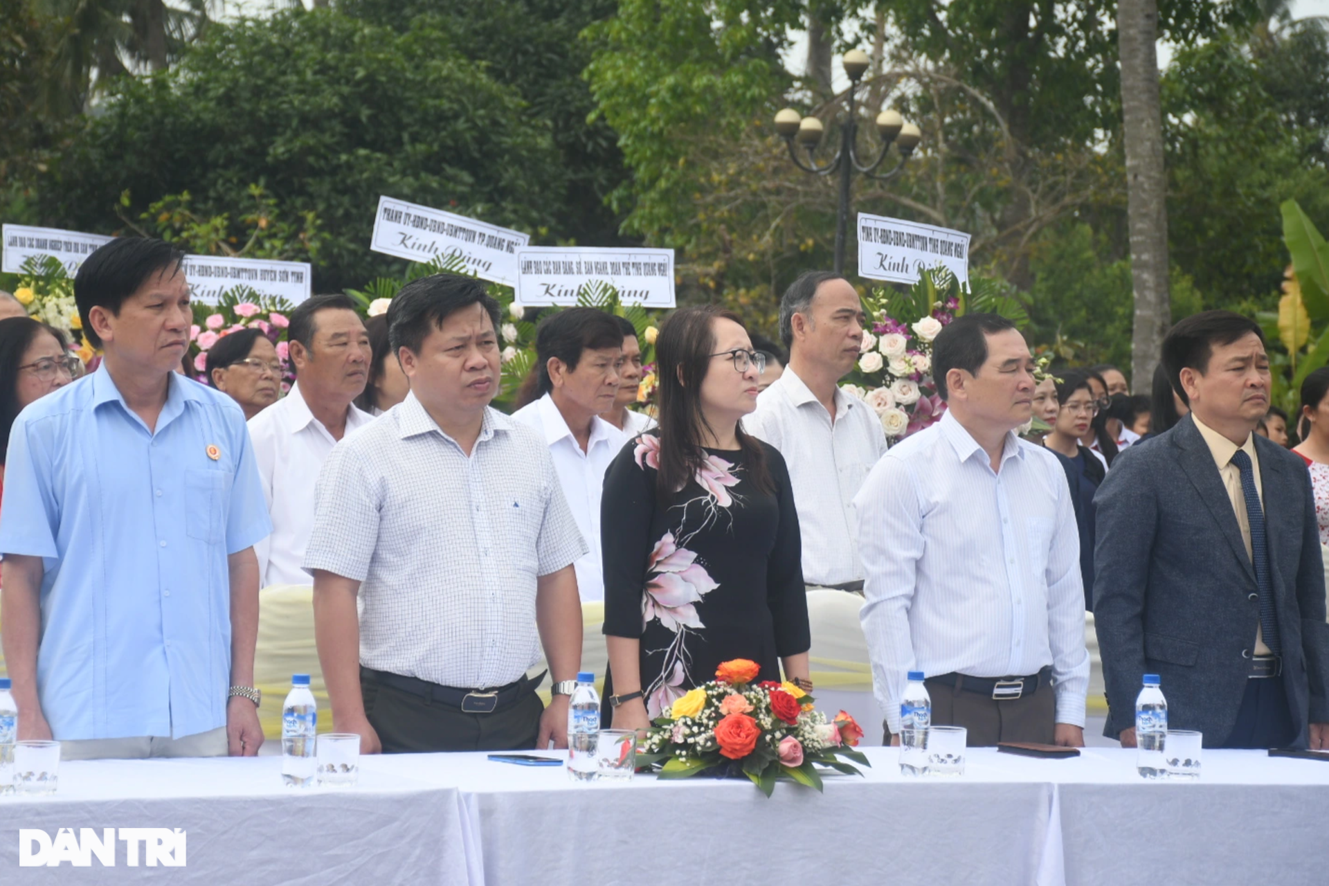 Cựu binh Mỹ gửi 504 bông hồng tưởng nhớ nạn nhân vụ thảm sát Sơn Mỹ - 1 Cựu binh Mỹ gửi 504 bông hồng tưởng nhớ nạn nhân vụ thảm sát Sơn Mỹ - 1
