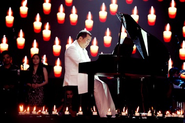 Minh Khang - Thuý Hạnh lo tết cho trẻ em nghèo