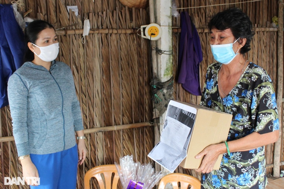 Bà mẹ miền Tây nhận tro cốt: Cuối cùng con nó cũng về nhà nhưng đau quá! - 7 Bà mẹ miền Tây nhận tro cốt: Cuối cùng con nó cũng về nhà nhưng đau quá! - 7