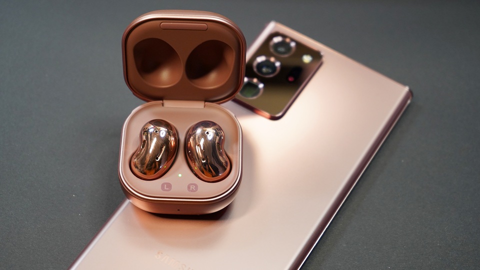 Đọ Galaxy Buds Live với AirPods Pro: Thiết kế lạ, dung lượng pin lâu hơn - 6 Đọ Galaxy Buds Live với AirPods Pro: Thiết kế lạ, dung lượng pin lâu hơn - 6