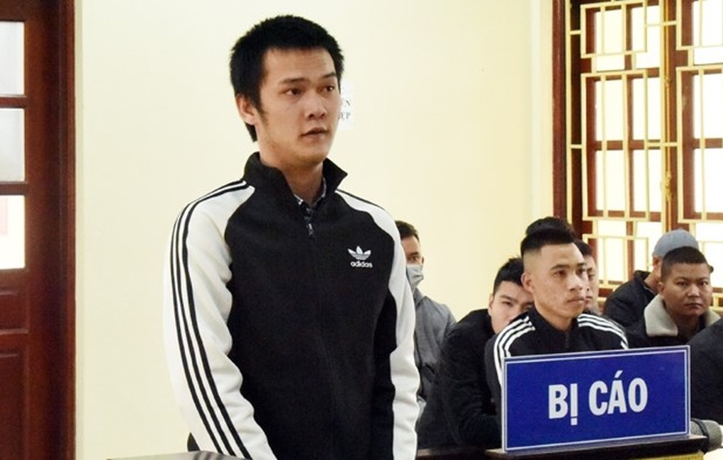 Cướp một con gà, thanh niên trả giá hơn 7 năm tù - 1 Cướp một con gà, thanh niên trả giá hơn 7 năm tù - 1