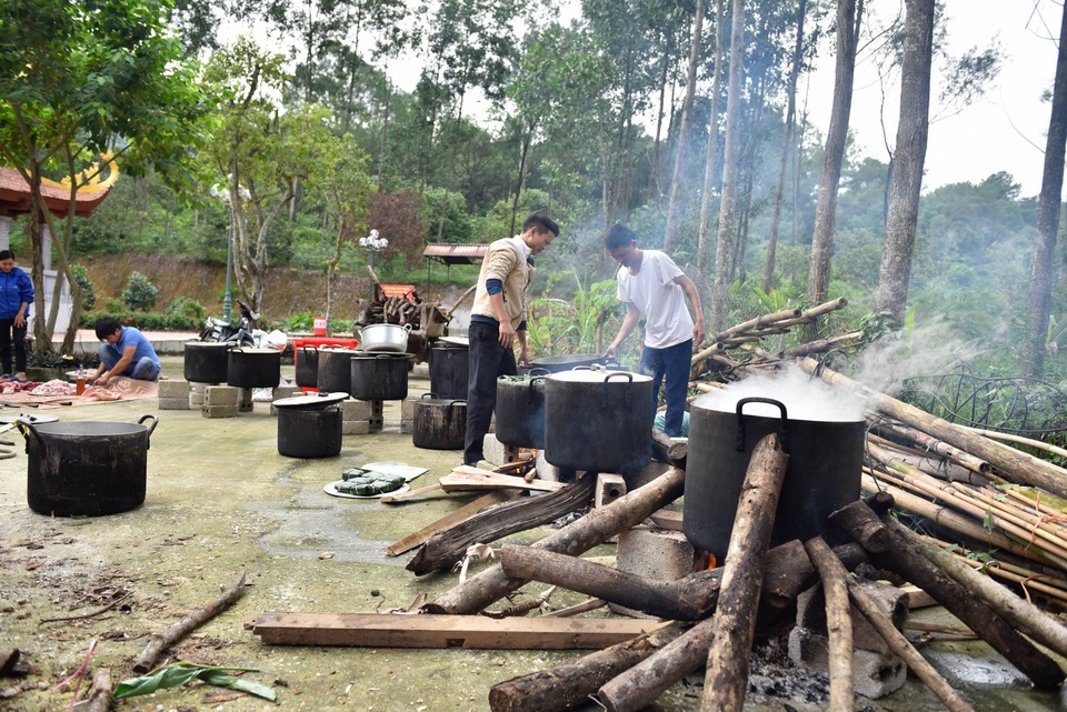 Hàng nghìn chiếc “bánh nghĩa tình” gửi vào miền Trung ruột thịt - 2 Hàng nghìn chiếc “bánh nghĩa tình” gửi vào miền Trung ruột thịt - 2