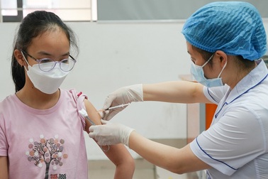 Trẻ dưới 12 tuổi ở Hà Nội được tiêm vaccine phòng Covid-19