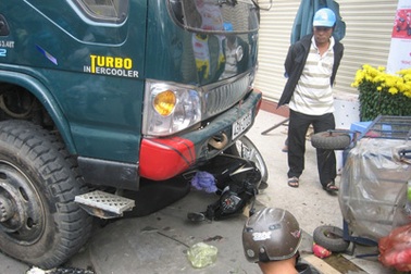 Một loạt vụ tai nạn do xe tải gây ra cùng ngày