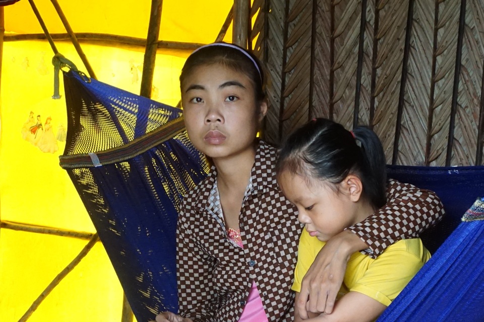 Giọt nước mắt người mẹ đơn thân bị bệnh tật đọa đày thấm trái tim bạn đọc - 1 Giọt nước mắt người mẹ đơn thân bị bệnh tật đọa đày thấm trái tim bạn đọc - 1