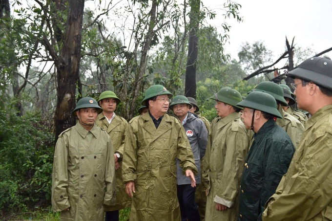 40 công nhân thuỷ điện Rào Trăng 3 đã di chuyển về đến Rào Trăng 4 an toàn, lương thực chỉ còn đủ 1 ngày - Ảnh 1.