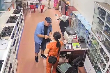 Truy bắt nhóm người nước ngoài dùng thủ đoạn đổi tiền để chiếm đoạt tài sản