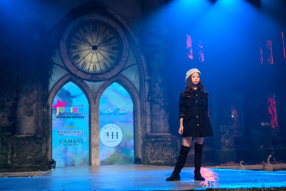 Vẻ đẹp cá tính của mẫu nhí Sushi - 4 Vẻ đẹp cá tính của mẫu nhí Sushi - 4