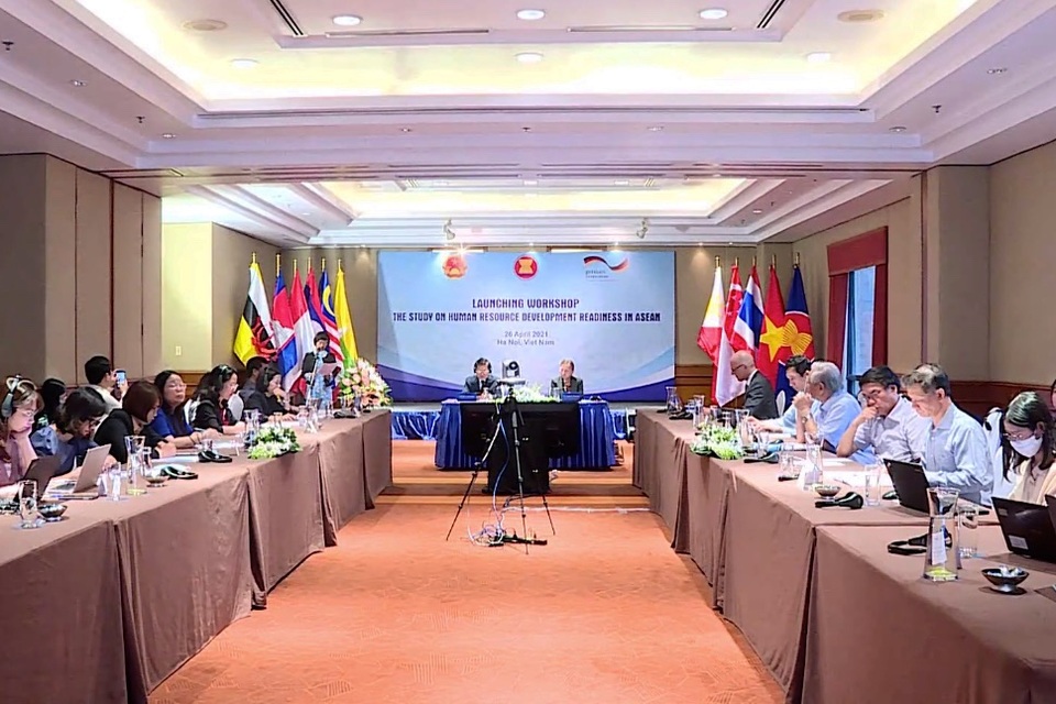 Ra mắt báo cáo nghiên cứu khu vực về nguồn nhân lực ASEAN - 2 Ra mắt báo cáo nghiên cứu khu vực về nguồn nhân lực ASEAN - 2