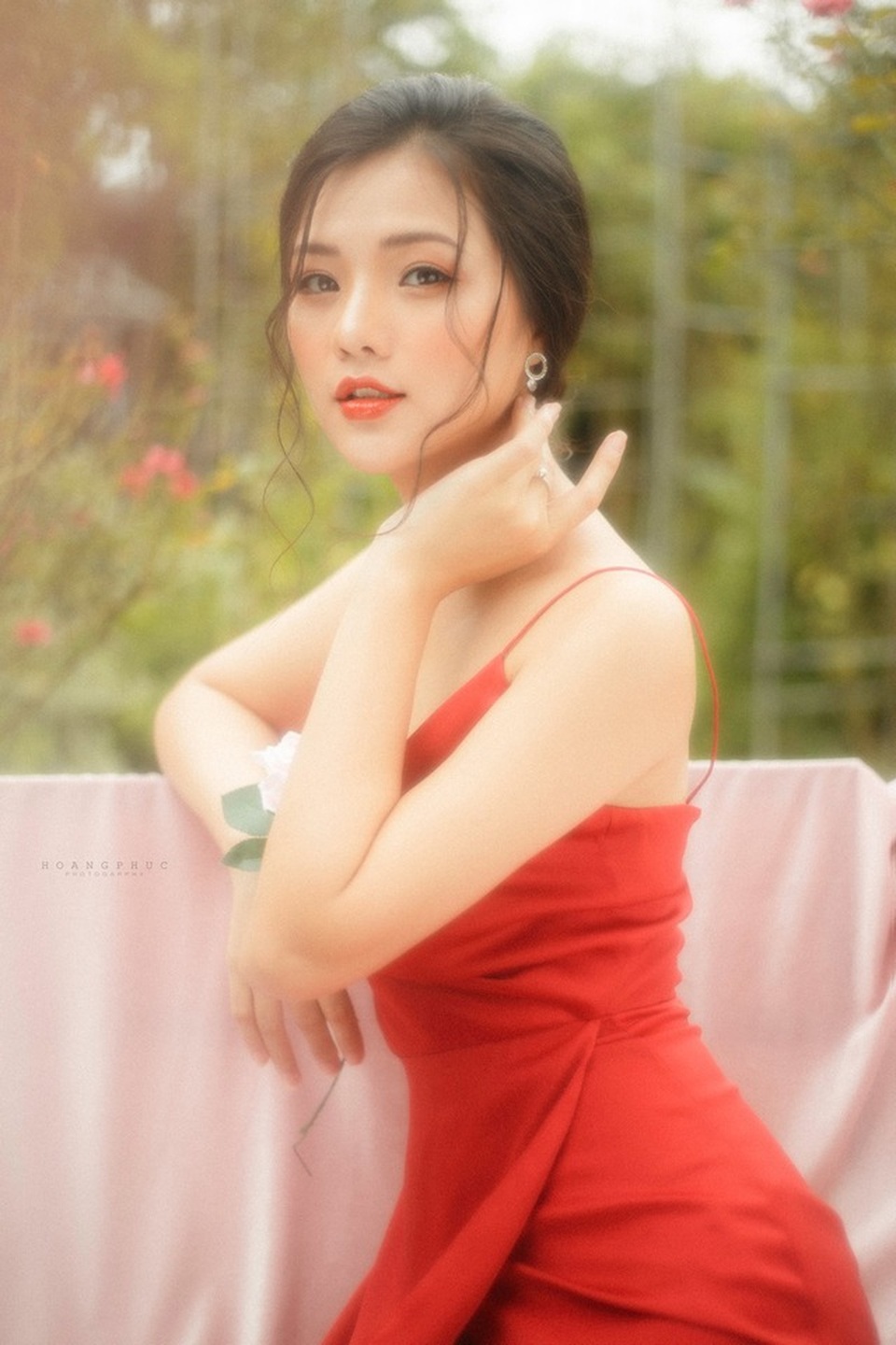 Những nàng thơ “đốn tim” người đối diện từ ánh nhìn đầu tiên - 6 Những nàng thơ “đốn tim” người đối diện từ ánh nhìn đầu tiên - 6