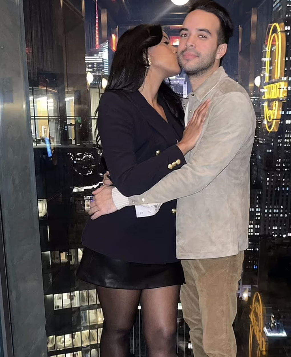 Không bao giờ trả tiền khi hẹn hò, hot girl gợi cảm bị chê đào mỏ - 2 Không bao giờ trả tiền khi hẹn hò, hot girl gợi cảm bị chê đào mỏ - 2