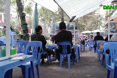 Quán nhậu tái khởi động vách ngăn, phòng chống dịch Covid-19