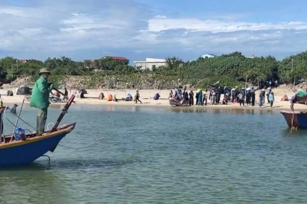 Sau cú điện gọi về giữa đêm, ngư dân mất tích thuyền vẫn neo giữa biển - 1 Sau cú điện gọi về giữa đêm, ngư dân mất tích thuyền vẫn neo giữa biển - 1