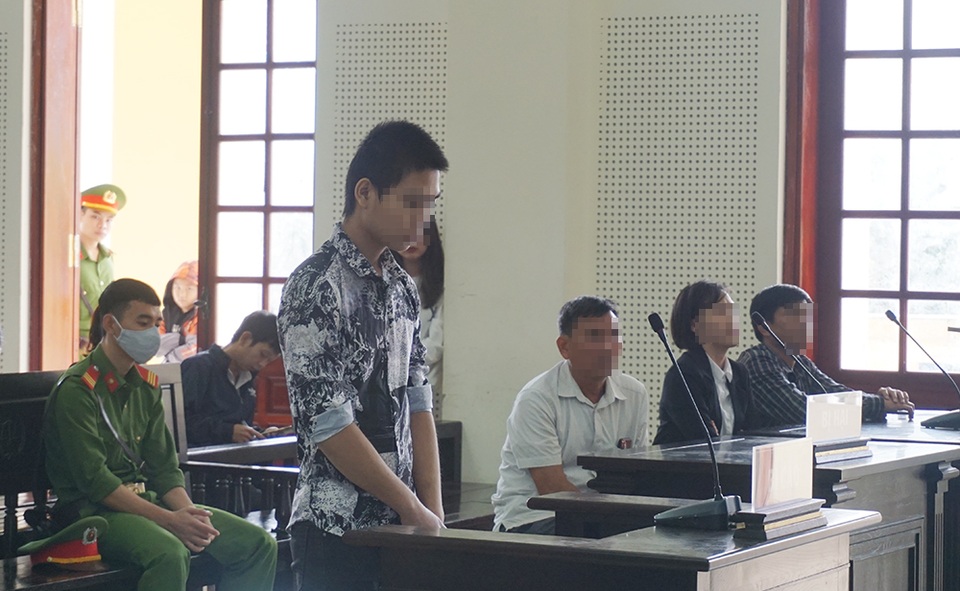 Nỗi ám ảnh của chủ tọa xét xử vụ án nam sinh lớp 11 sát hại bé 5 tuổi - 1 Nỗi ám ảnh của chủ tọa xét xử vụ án nam sinh lớp 11 sát hại bé 5 tuổi - 1