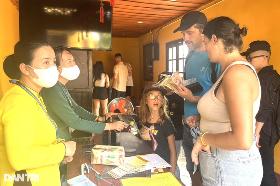 Hội An bán vé vào cửa: Cò con vạt tép - 1