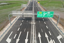 Khởi công cao tốc Ninh Bình - Hải Phòng dịp kỷ niệm 50 năm ngày thống nhất