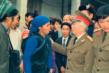 Bài thơ tiếng dân tộc thiểu số của Đại tướng Võ Nguyên Giáp