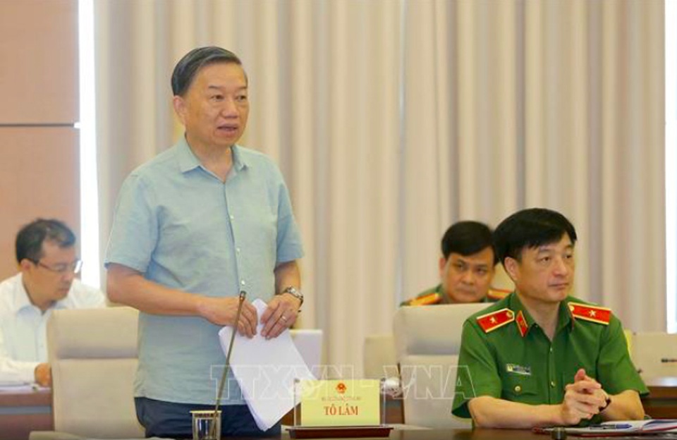 Bộ trưởng Công an: “Tai nạn giao thông làm chết nhiều người đến vậy!” - 1 Bộ trưởng Công an: “Tai nạn giao thông làm chết nhiều người đến vậy!” - 1