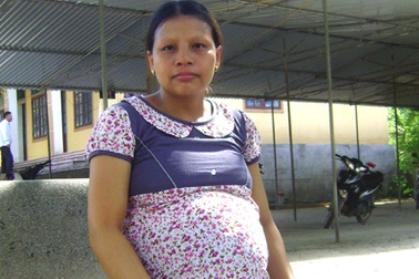 Bà bầu đi thi tốt nghiệp: “Hạnh phúc khi có tấm bằng cấp 3”