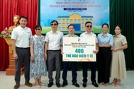 Trao 400 thẻ Bảo hiểm y tế, tiếp sức học sinh có hoàn cảnh khó khăn
