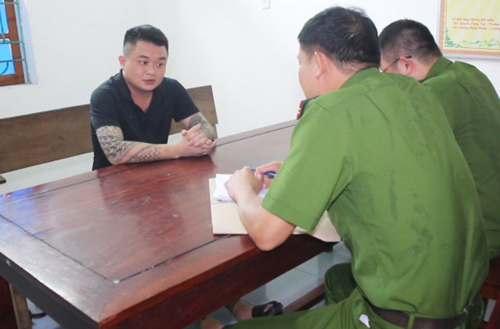 Tiết lộ bất ngờ vụ dằn mặt tình địch nhưng ném chất nổ nhầm nhà dân - 3 Tiết lộ bất ngờ vụ dằn mặt tình địch nhưng ném chất nổ nhầm nhà dân - 3