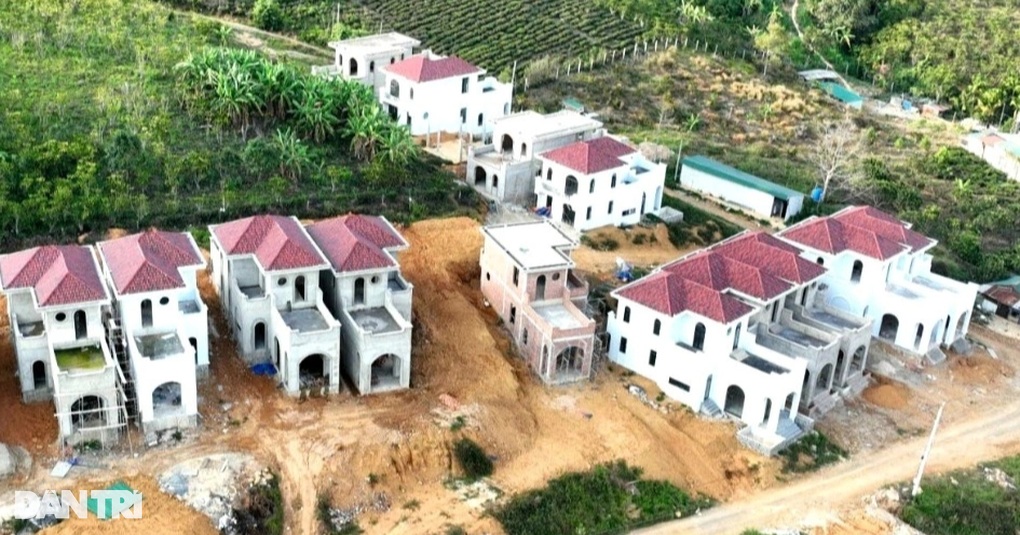 Kỷ luật nhiều cán bộ vì để hàng chục biệt thự mọc trái phép ở Lâm Đồng - 1 Kỷ luật nhiều cán bộ vì để hàng chục biệt thự mọc trái phép ở Lâm Đồng - 1