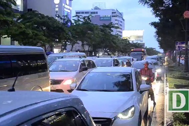 Sân bay Tân Sơn Nhất lại xảy ra kẹt xe trầm trọng