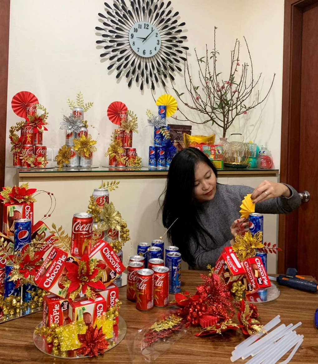 Bạn trẻ lãi 1-1,5 triệu đồng/ngày nhờ khéo tay làm giỏ quà, tháp quà Tết - 1 Bạn trẻ lãi 1-1,5 triệu đồng/ngày nhờ khéo tay làm giỏ quà, tháp quà Tết - 1