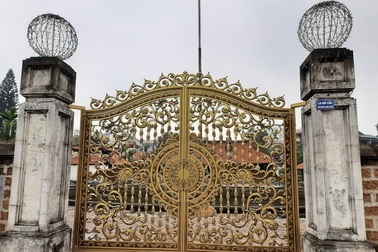 Bộ Văn hóa lên tiếng về cổng sắt di tích quốc gia đặc biệt đình Tây Đằng