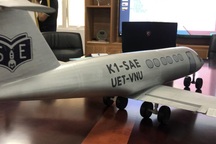 Sinh viên công nghệ tự chế tạo máy in 3D để sản xuất mô hình máy bay