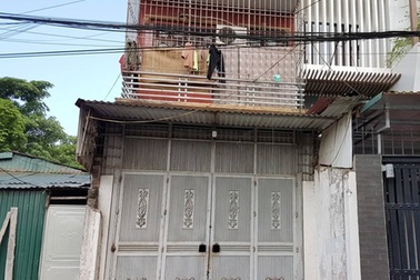 Gã lưu manh đuổi người thân ra khỏi nhà lập "lô cốt" có camera, ống nhòm hồng ngoại