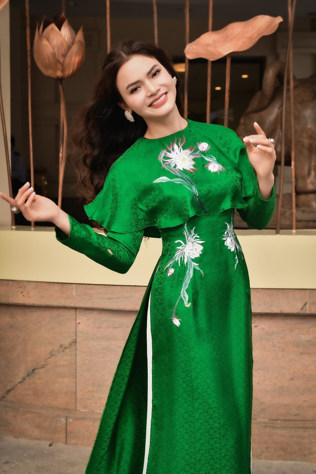 Phạm Phương Thảo - nữ ca sĩ trẻ nhất nhận danh hiệu NSND - 2 Phạm Phương Thảo - nữ ca sĩ trẻ nhất nhận danh hiệu NSND - 2