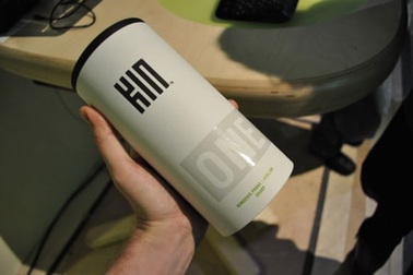 “Đập hộp” điện thoại Kin One và Kin Two