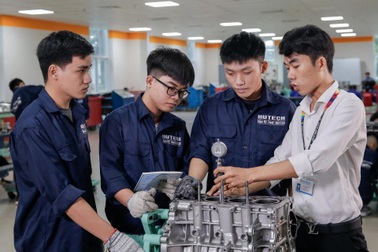 Doanh nghiệp đến tận trường nghề tuyển dụng nhân sự