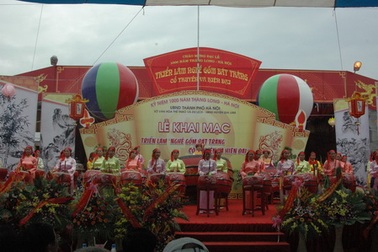 Khai mạc triển lãm “Nghề gốm Bát Tràng - Cổ truyền và Hiện đại”