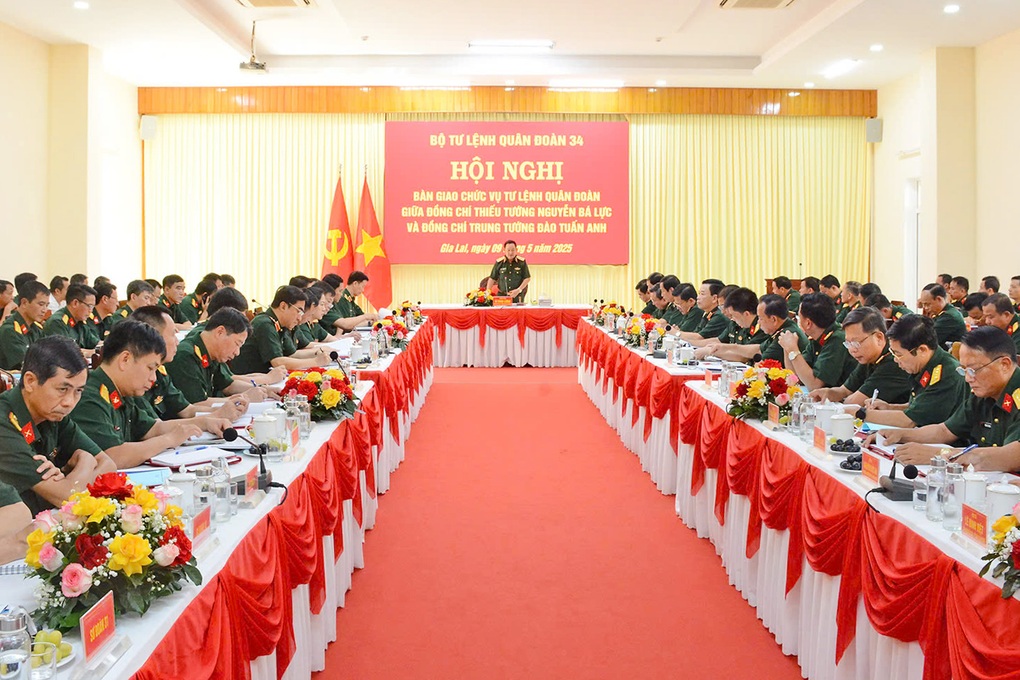 Bàn giao chức vụ Tư lệnh Quân đoàn 34 - 1 Bàn giao chức vụ Tư lệnh Quân đoàn 34 - 1