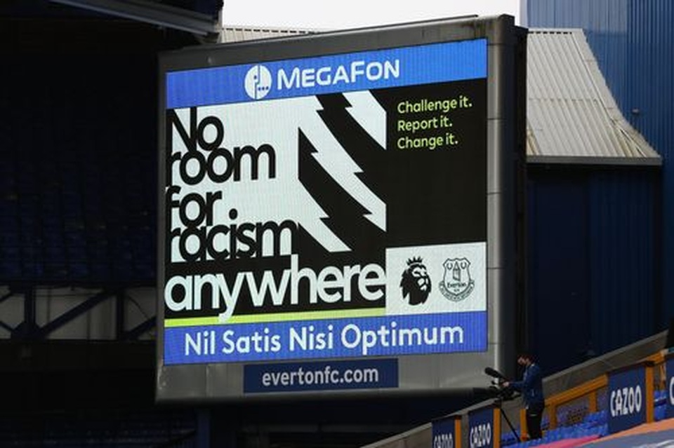 Everton 2-2 Liverpool: Màn rượt đuổi quyết liệt - 17 Everton 2-2 Liverpool: Màn rượt đuổi quyết liệt - 17